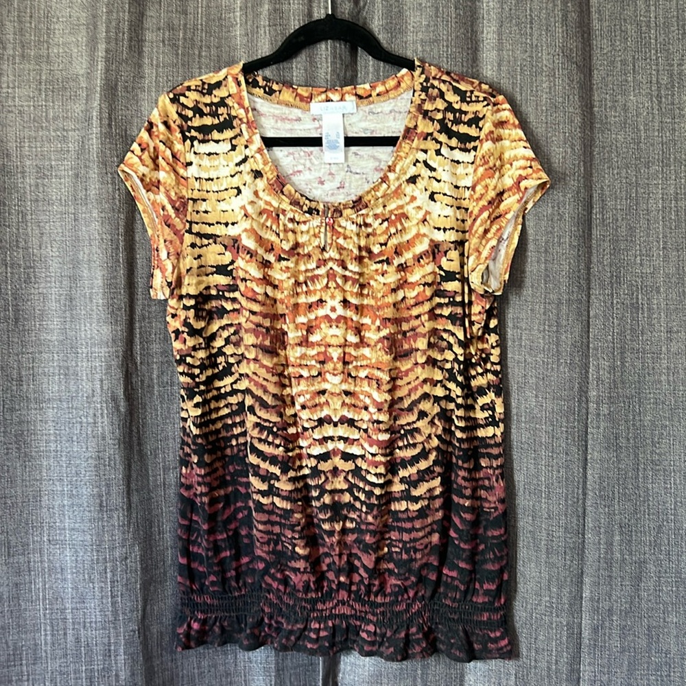 Liz wear short sleeve blouse with smocked hemline and keyhole neckline size XL
